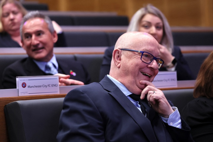 开云官网-太阳报:切尔西73岁俱乐部秘书巴纳德即将退休,在俱乐部工作24年