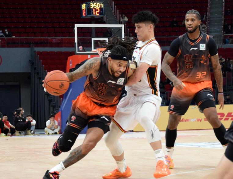 开云体育-“珀”纪录之夜!高速男篮108:85轻取吉林,珀塞尔38分