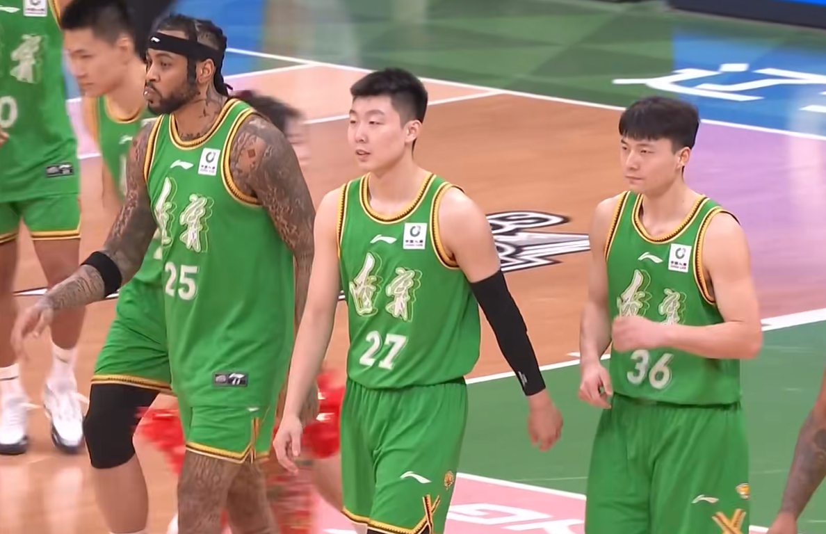 开云-CBA一夜4场惨案+2场逆转！广东3连胜 上海9连胜终结 附上最新排名