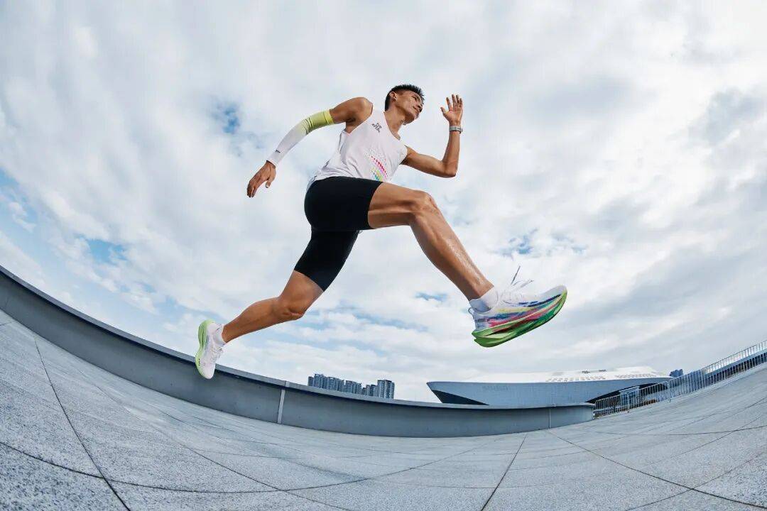 中国马拉松跨入&amp;quot;205时代&amp;quot;背后，一款跑鞋的二十年押注